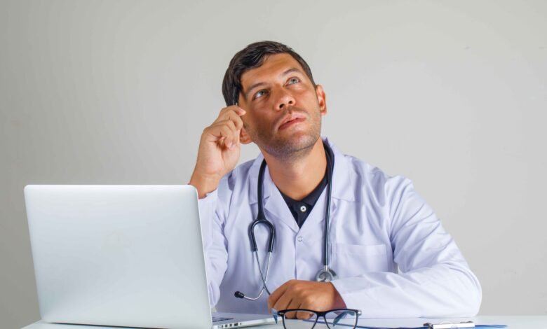 What are the Differences Between EHR and EMR