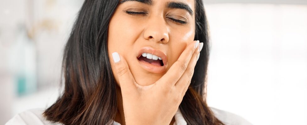 what to do when sudden tooth pain becomes unbearable